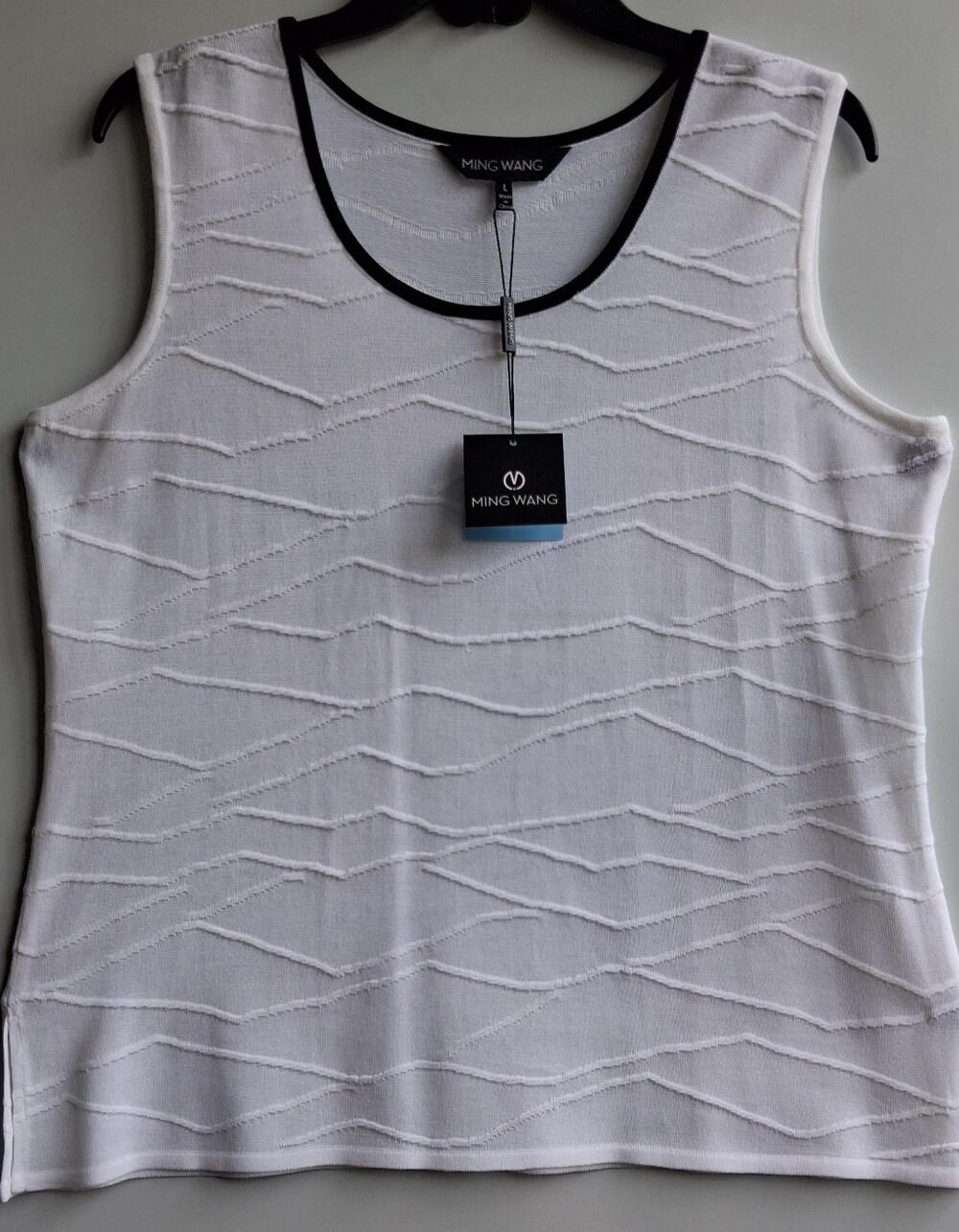 NWT Ming Wang White Wavy Knit Sleeveless Shell Tank Black Trim Size L